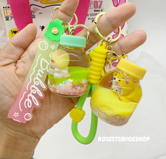 Magische groene flesje hanger met vloeistof